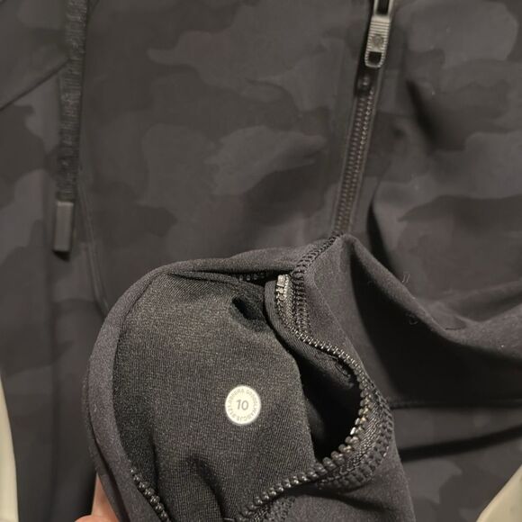 Lululemon | Hooded Define Jacket | Size 10 - Picture 6 of 13